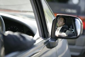 2025年版：ヘッドライトフィルムの効果的な貼り付けと長持ちさせるための完全ガイド